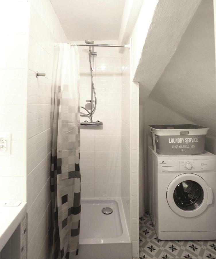GregBnb-com - T2 Ancien et moderne - PARKING INCLUS - 15min Gare Toulon Exterior foto